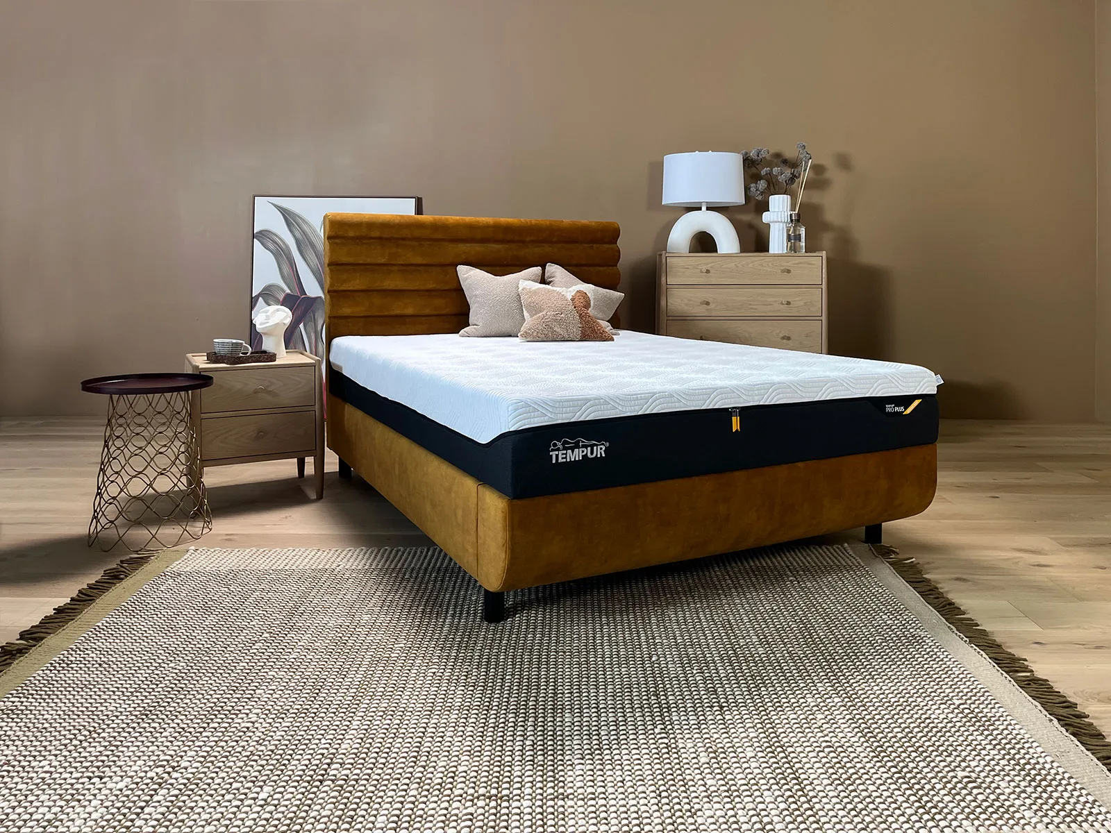King Size Adjustable Disc Base With Vectra Headboard