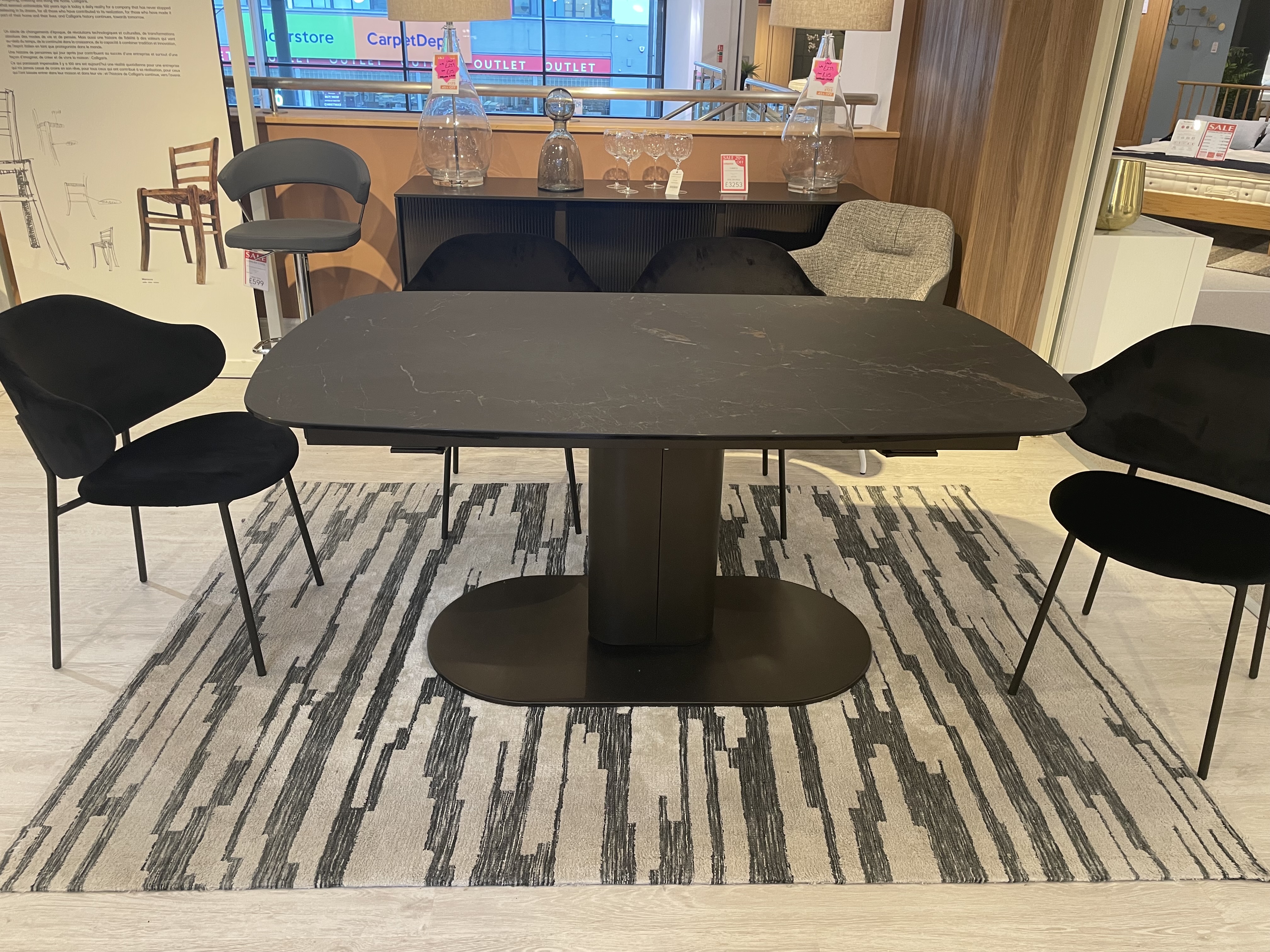 Calligaris Cameo Extending Table and Holly Chairs